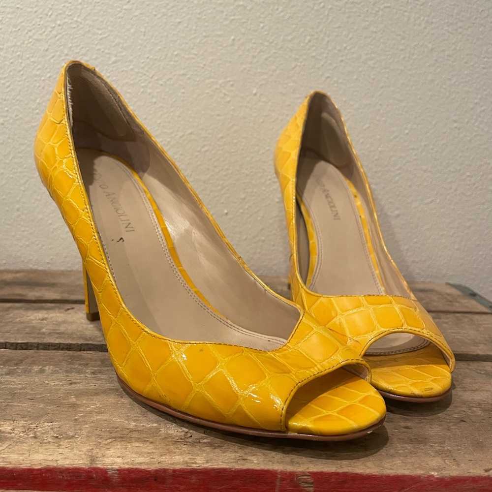 Yellow Enzo Angiolini heels